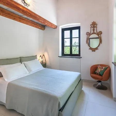 Casa Melograno 11&2, Emma