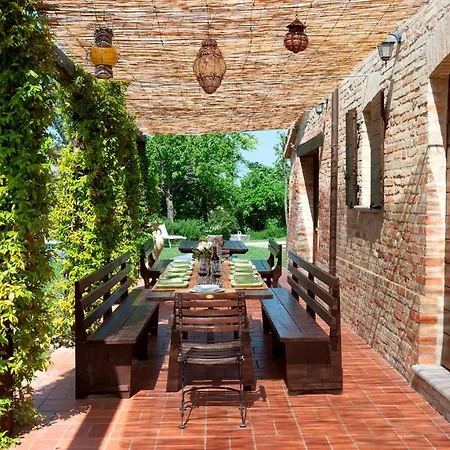 Casa Melograno 11&2, Emma Montefelcino