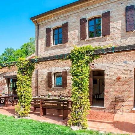 Casa Melograno 11&2, Emma Montefelcino