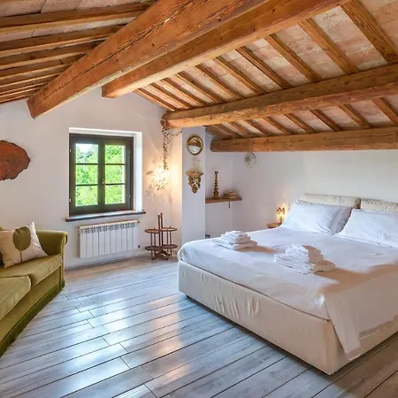 Casa Melograno 11&2, Emma *