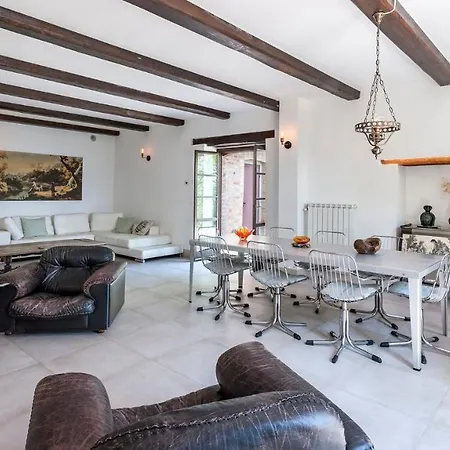 Casa Melograno 11&2, Emma Villa Montefelcino
