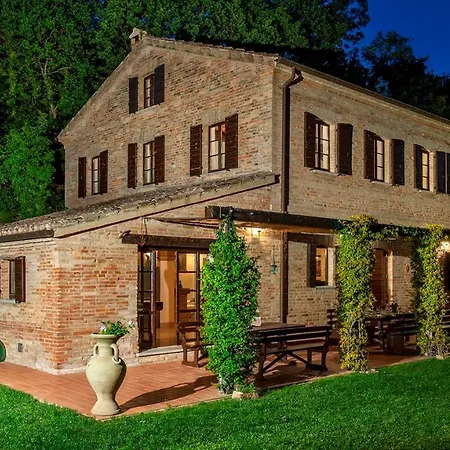 Casa Melograno 11&2, Emma Montefelcino