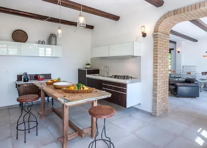 Casa Melograno 11&2, Emma Montefelcino