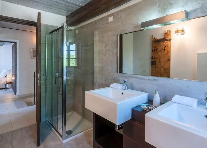 Casa Melograno 11&2, Emma